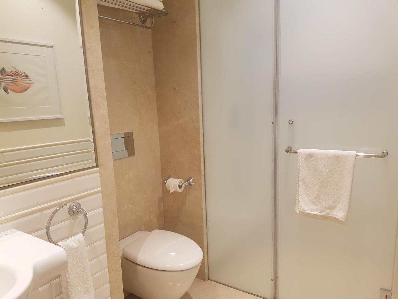 Hotel Harbour View Colaba Мумбай Екстериор снимка